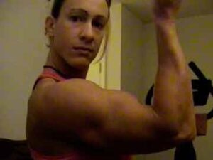 Muscle MILF Quick Live Show